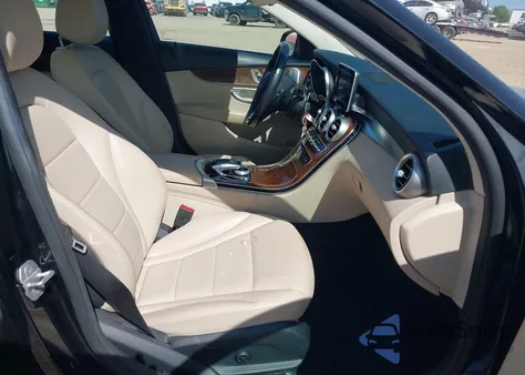 2015 Mercedes-Benz C 300 4Matic из США, поврежденный, VIN 55SWF4KB4FU002888